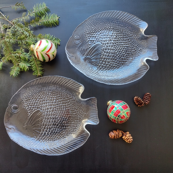 2 vintage Arcoroc Fish Shape glass dinner plates | 1980s - Picture 10 of 10